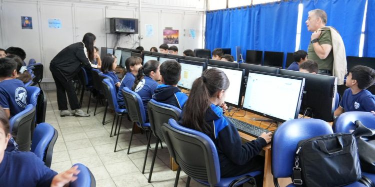 Educación pública que avanza: Talca consolida once  establecimientos con Excelencia Académica