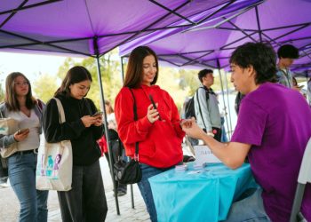 Los beneficios de involucrar a familias y personas cercanas en su vida universitaria: Mayor seguridad y bienestar para los estudiantes