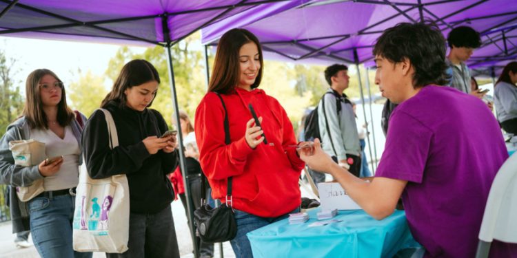 Los beneficios de involucrar a familias y personas cercanas en su vida universitaria: Mayor seguridad y bienestar para los estudiantes