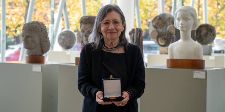 Escritora peruana Carmen Ollé recibió Premio Iberoamericano de Letras José Donoso