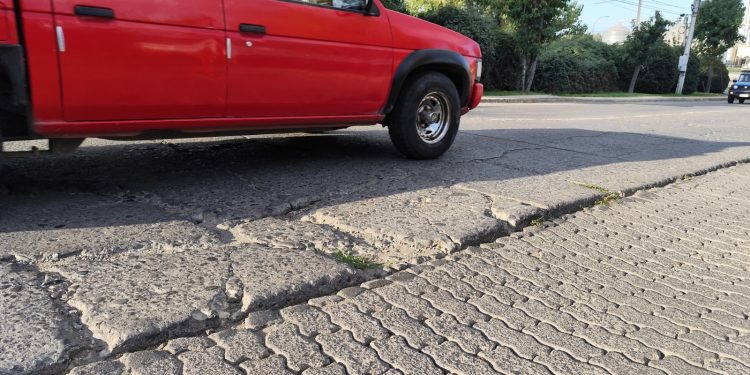 Municipio de Parral anuncia aprobación de proyecto para mejorar acceso principal de la comuna por calle Aníbal Pinto