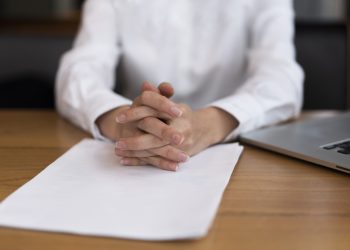 Advierten vacíos legales para proteger a denunciantes de casos de corrupción en Chile