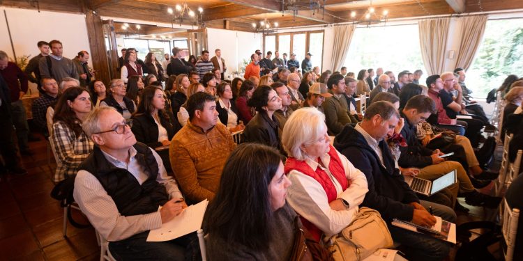 Innovación y transferencia tecnológica: las claves del PATI PeonyLab para el cultivo de peonías en el Maule