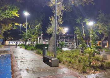 Municipalidad de Parral recupera sistema de iluminación Parque Alameda
