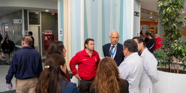 Gobierno del Maule impulsa histórica inversión a programa de Listas de Espera