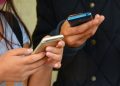 Los errores que están marcando implementación de Ley de celulares en colegios en las primeras semanas