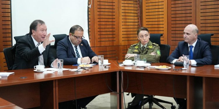 Talca refuerza coordinación interinstitucional para prevenir amenazas en establecimientos educacionales