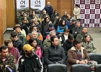 Seminario reunió en Talca a expertos y productores para fortalecer la apicultura regional