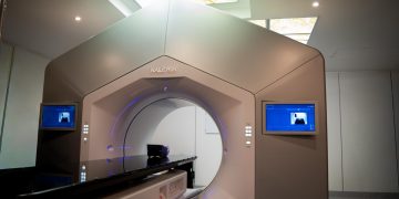  Gobierno del Maule inaugura nuevo acelerador lineal para HRT