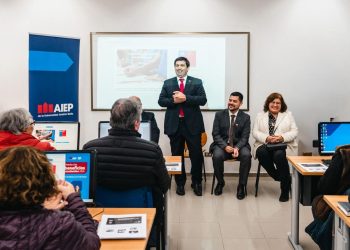 Más de 60 dirigentes adultos mayores se capacitan para postular a fondos de Senama y otras iniciativas públicas