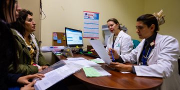 Hospital de Linares:  Exitoso operativo de neurología atendió a más de 100 personas