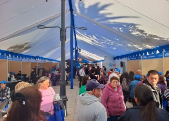 Plaza del Bienestar de Caja La Araucana se desarrolló en Talca con operativos gratuitos en salud, educación y recreación