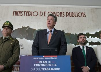 Plan de contingencia para fin de semana largo ante salida de más de 400 mil vehículos de Santiago