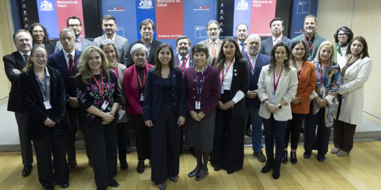 Para reducir tiempos de espera odontológica Ministerio de Salud inicia alianza estratégica con universidades de todo el país