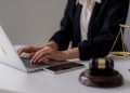 Cómo la tecnología legal está transformando el trabajo de las abogadas y ordenando la operación jurídica