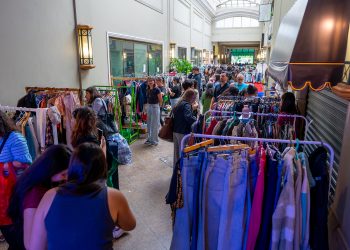 Feria Drop celebra su primer aniversario con nueva venta de clóset en el centro de Talca