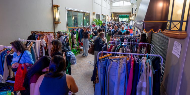 Feria Drop celebra su primer aniversario con nueva venta de clóset en el centro de Talca