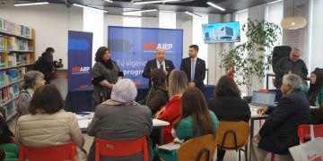 Senama Maule y AIEP Talca lanzan talleres de inclusión digital para personas mayores