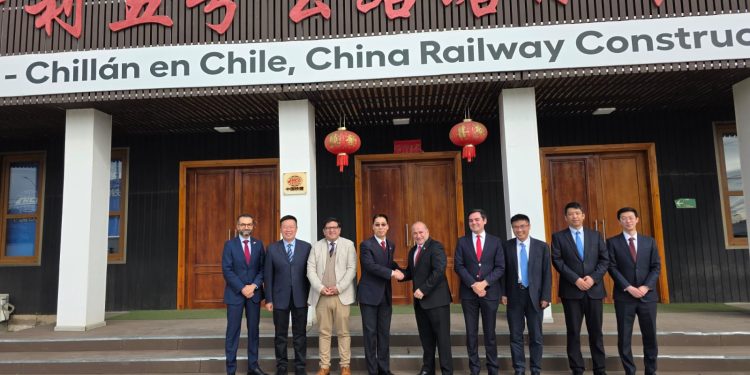 Diputado Guillermo Valdés lidera reunión con Embajada de China y CRCC por avance de obras en la ruta Talca–Chillán