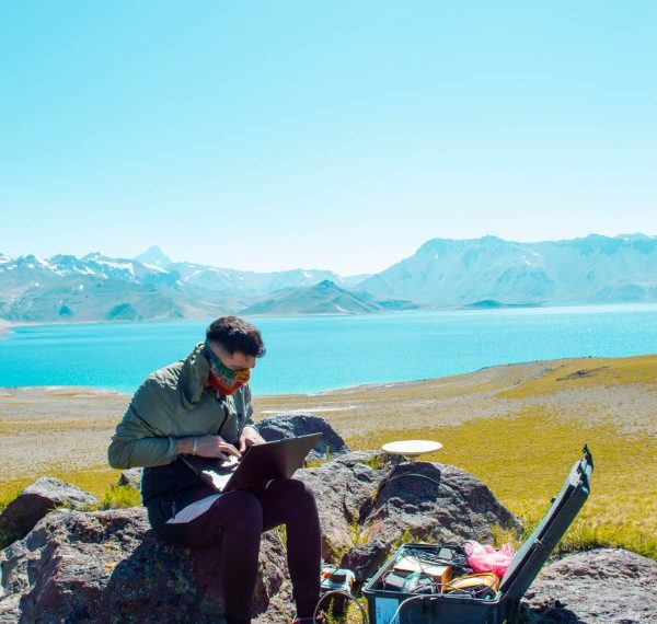 Estudio explica por qué no hay erupción pese a la acumulación de magma bajo la Laguna del Maule