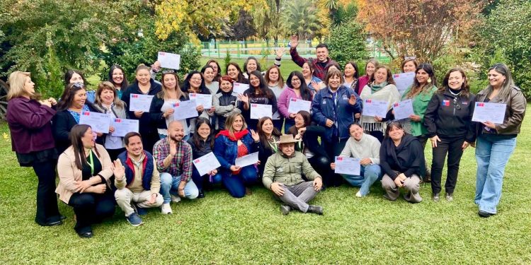 Familias mejoran su salud mental y el bienestar emocional gracias al apoyo del FOSIS