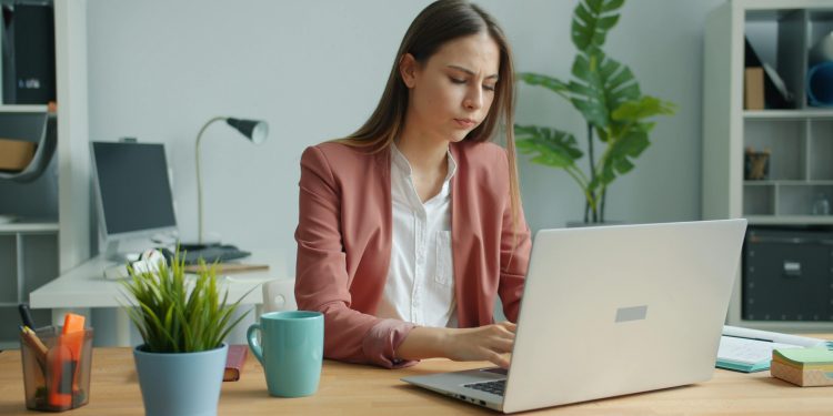 Por qué las empresas chilenas no contratan mujeres y cómo revertirlo