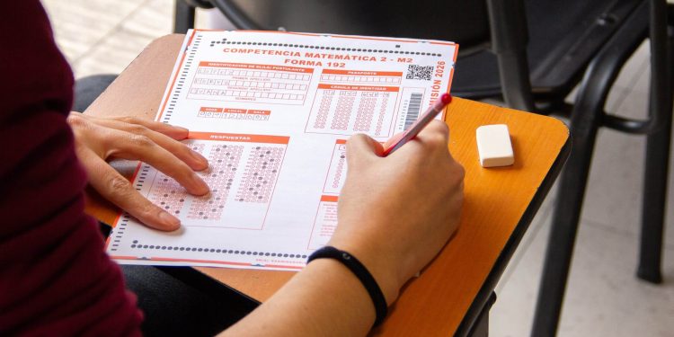 Acortar carreras universitarias: expertos entregan cifras y aseguran que el desafío no es solo reducir años