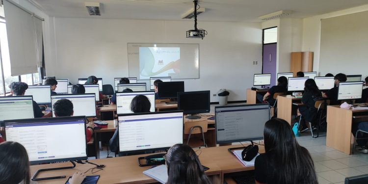 U. de Chile impulsa modelo para enfrentar desigualdad en el acceso a los cursos electivos del plan de formación diferenciada en enseñanza media.