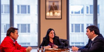 Gobernador y delegado se reúnen con ministra Steinert para fortalecer seguridad y concretar escuela de Carabineros en el Maule