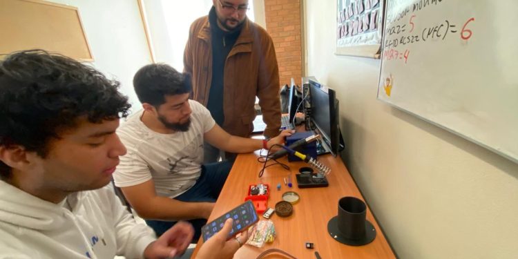 Innovador sistema de monitoreo ambiental es desarrollado por estudiantes del IP Santo Tomás Talca