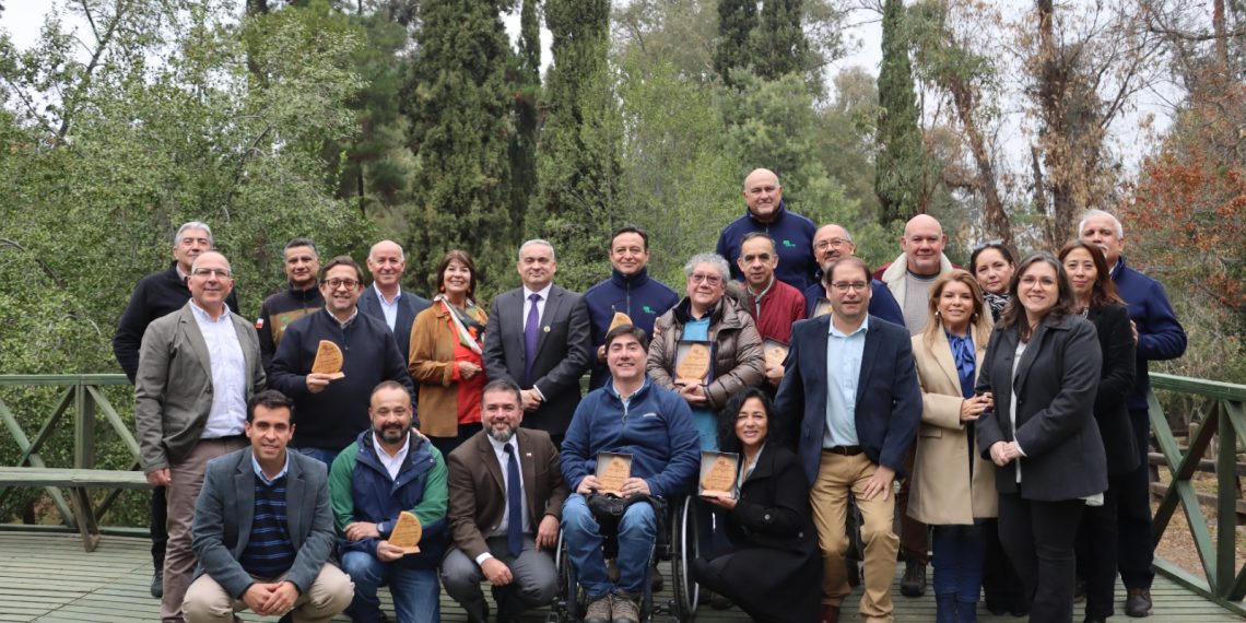 Conaf Maule celebró 56 aniversario reconociendo trayectoria y compromiso de funcionarios