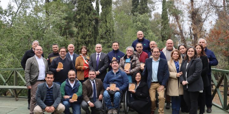 Conaf Maule celebró 56 aniversario reconociendo trayectoria y compromiso de funcionarios