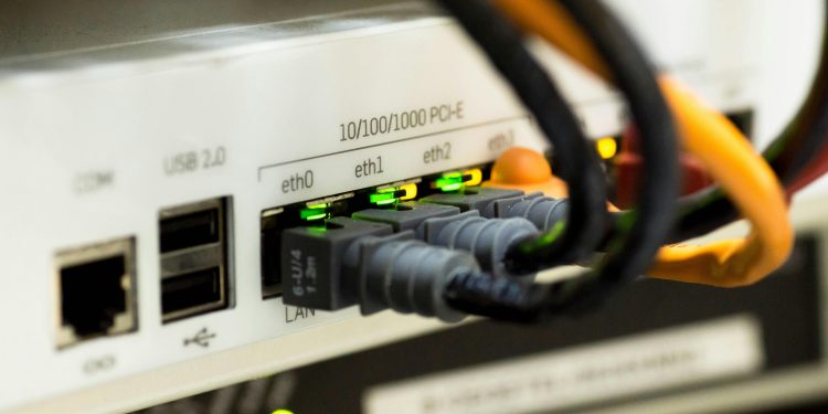 Día Mundial de Internet: Chile consolida su hiperconectividad mientras crece el debate por el impacto digital en la vida cotidiana