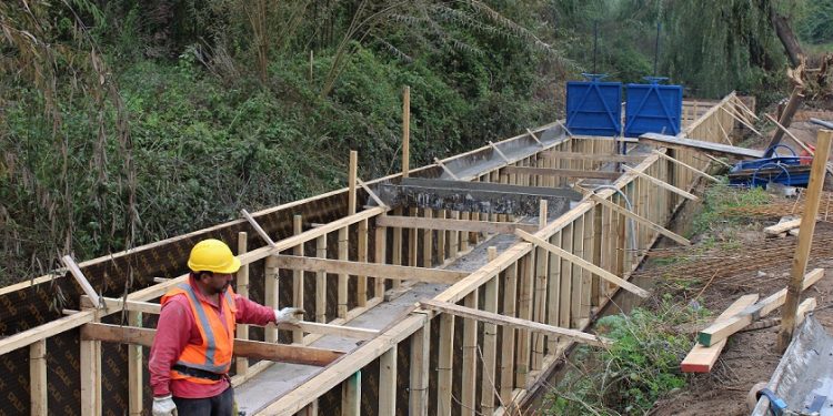 Consultora Río Longaví impulsa modernización del riego y llama a regantes a informarse sobre medición de aguas