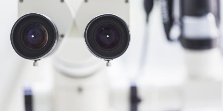Centro Oftalmológico UCM advierte sobre la importancia de evaluar la salud visual en lactantes desde los 6 meses