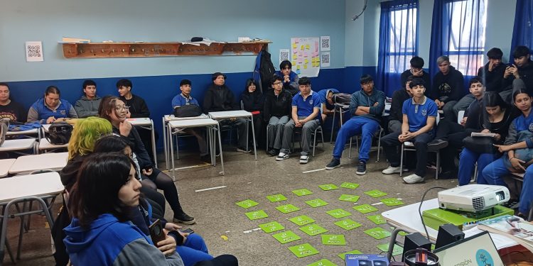 Aprender haciendo: por qué los talleres participativos pueden ayudar a disminuir la violencia escolar