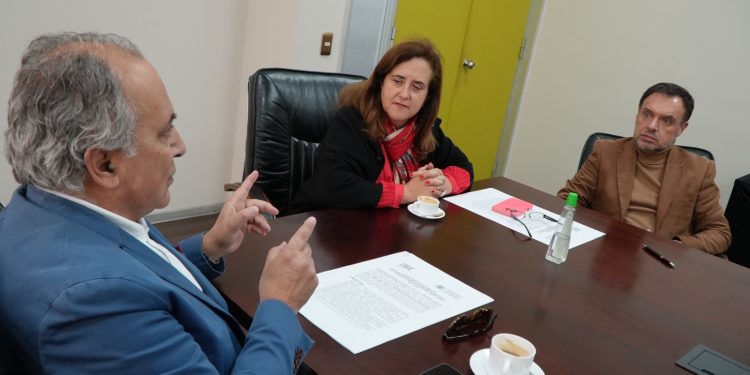 SLEP Maule Costa y Santo Tomás fortalecen la educación técnico-profesional con nuevo convenio de colaboración