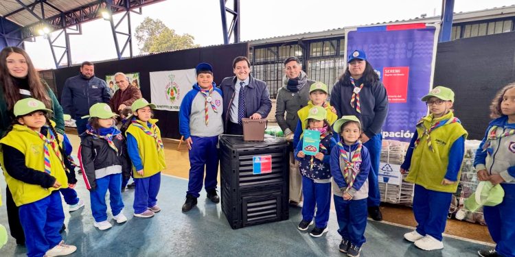 Con actividades en Linares, Curicó y Molina Seremi del Medio Ambiente lideró Semana del reciclaje