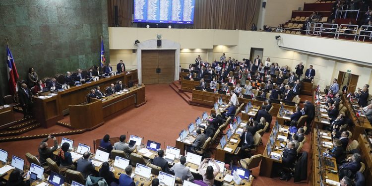 Cámara despachó proyecto de reconstrucción nacional