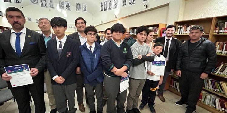 Concurso Historias de Nuestra Tierra premió a ganadores del Maule incluyendo a premio nacional docente y premio nacional mejor cuento infantil
