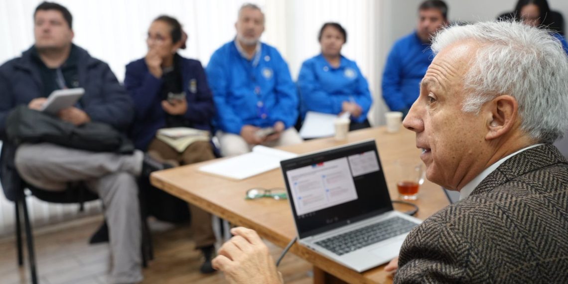 Servicio de Salud Maule y gremios regionales fortalecen coordinación ante ajuste presupuestario en salud