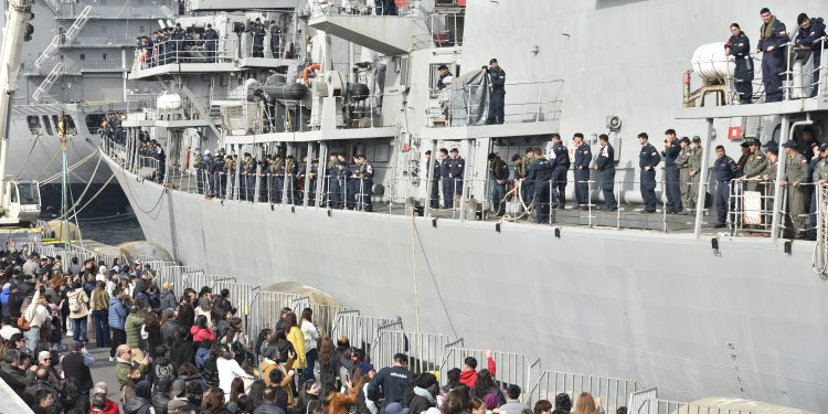 RIMPAC 2026: Fragata “Almirante Cochrane” zarpa para representar a Chile en el principal ejercicio naval del mundo