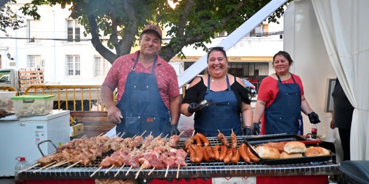 Comida, música y tradiciones: Molina realizará feria gastronómica y de oficios este fin de semana