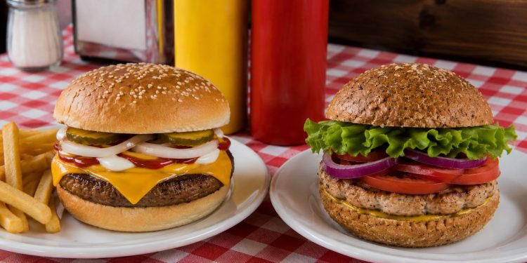 Celebra el Día de la Hamburguesa!: consejos irresistibles para preparar en casa este icónico sándwich