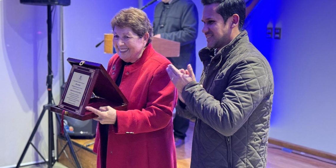 La Biblioteca Pública de Parral Neftalí Reyes Basoalto Cumple 80 Años de Vida