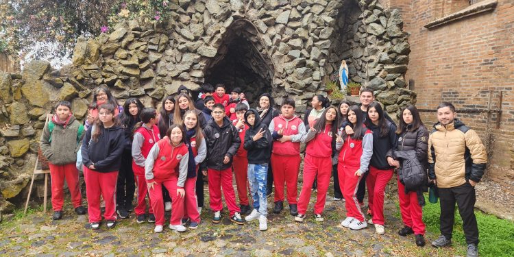 Escolares de Pelarco recorren ruta turística cultural en previa de Día de los Patrimonios