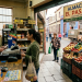 Uno de cada tres productos de consumo masivo que se vende en Chile pasa por un almacén o minimarket