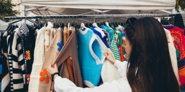 Perchero Circular UTalca: iniciativa promueve la moda sustentable