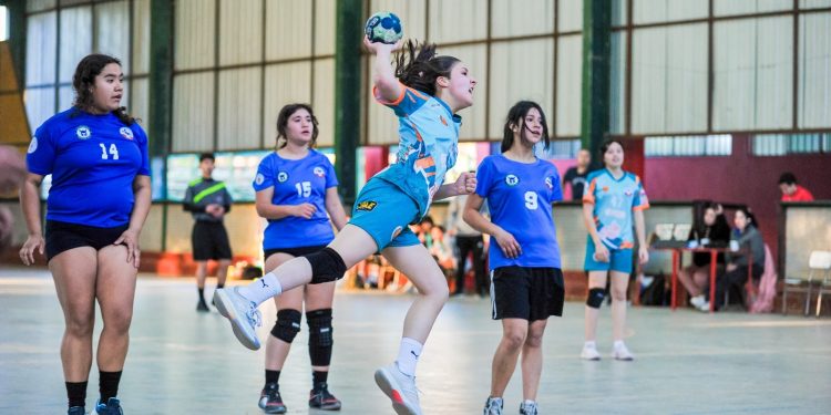 Liga Regional de Balonmano se toma la capital del Maule