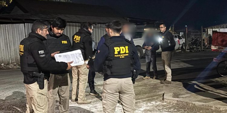 PDI denunció a 14 extranjeros ilegales y a 4 empleadores en fiscalización migratoria en Linares